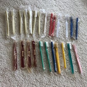25 assorted toothbrushes